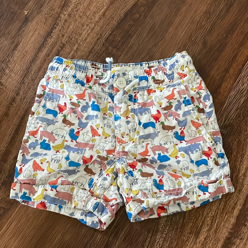 Mini Boden Farm shorts